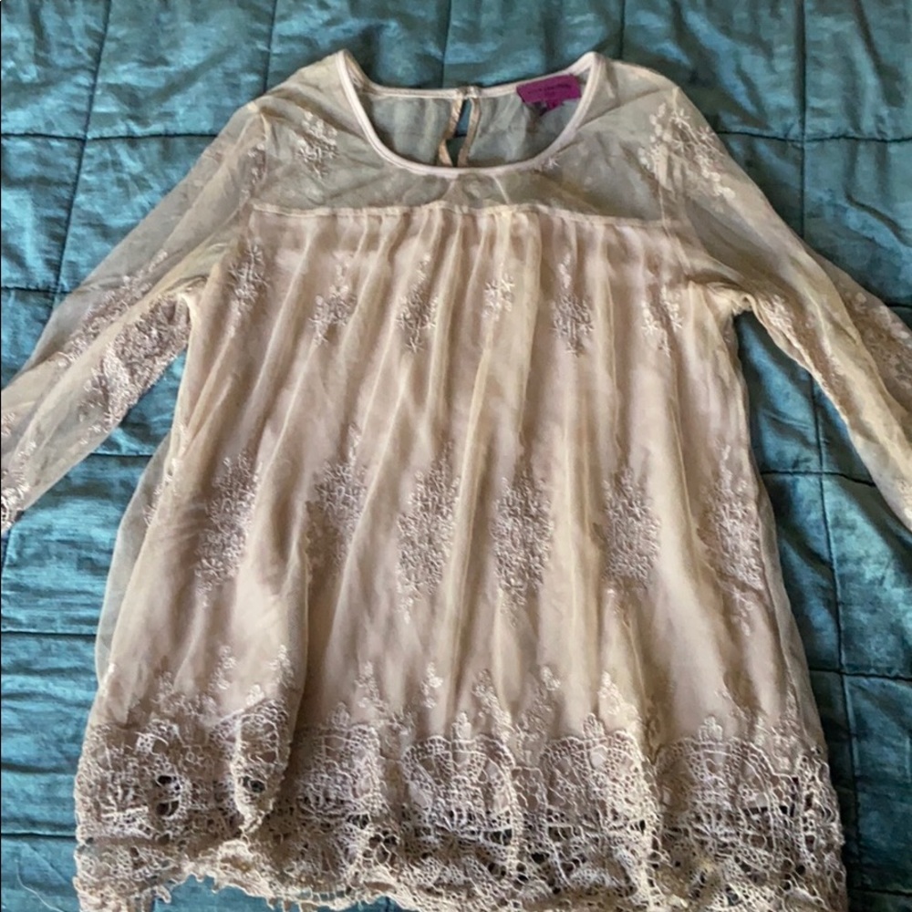 Beautiful mesh, lace top